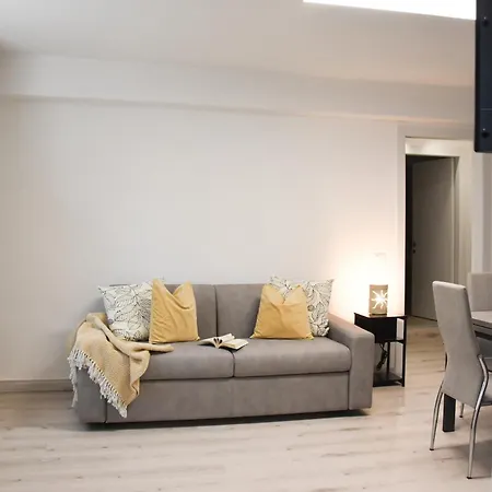 Moderno - 15 Minuti Dal Centro E Parcheggio Pubblico Gratuito